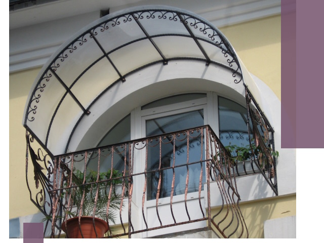 Козырьки над балконом в Нерюнгри — изготовление и монтаж